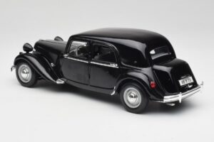 Citroen 15CV 6 Cyl Черен Maisto 1:18 31821 Метал — снимка 7 от 8
