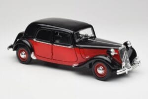 Citroen 15CV 6 Cyl Черен & Червен Valmy Maisto 1:18 56009 Метал — снимка 6 от 8