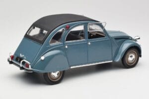 Citroen 2CV Bleu Nuit Solido 1:18 8028 Метал — снимка 2 от 6