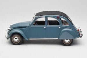Citroen 2CV Bleu Nuit Solido 1:18 8028 Метал — снимка 3 от 6