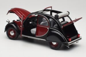 Citroen 2CV Charleston Червен Minichamps 1:18 150111501 Метал — снимка 5 от 8