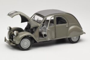 Citroen 2CV Сив Maisto 1:18 31834 Метал — снимка 2 от 8