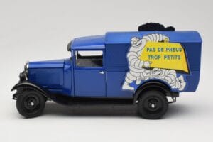 Citroen C4 F Pas de Pneus Trop Petit Син Solido 1:18 151235-00 Метал — снимка 4 от 8
