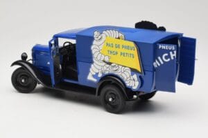 Citroen C4 F Pas de Pneus Trop Petit Син Solido 1:18 151235-00 Метал — снимка 5 от 8