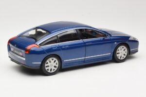 Citroen C6 Син Bburago 1:18 18-12073 Метал — снимка 3 от 8