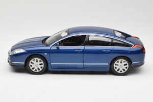 Citroen C6 Син Bburago 1:18 18-12073 Метал — снимка 4 от 8
