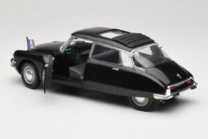 Citroen DS Presidentielle Сив Solido 1:18 8035 Метал — снимка 5 от 8