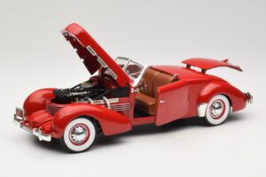 Cord 812 Кабриолет Червен American Muscle 1:18 32158 Метал — снимка 2 от 8