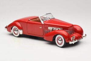 Cord 812 Кабриолет Червен American Muscle 1:18 32158 Метал — снимка 6 от 8