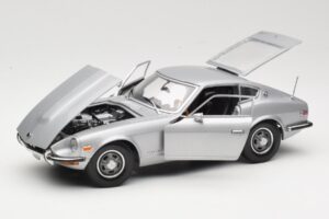 Datsun 240Z S30 Сребрист Sun Star 1:18 3503 Метал — снимка 2 от 8