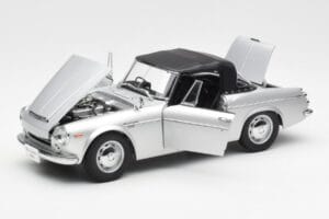 Datsun Fairlady 2000 SR311 Roadster Сребрист AUTOart 1:18 77432 Метал — снимка 2 от 8