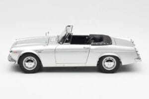 Datsun Fairlady 2000 SR311 Roadster Сребрист AUTOart 1:18 77432 Метал — снимка 4 от 8