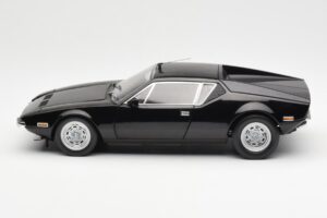De Tomaso Pantera Черен Kyosho 1:18 08851BK Метал — снимка 4 от 8
