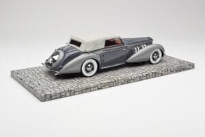 Delage D8 120 Кабриолет Сив & Тъмносив Minichamps 1:18 107115134 Метал — снимка 2 от 6