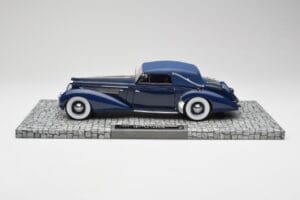 Delage D8-120 Кабриолет Two Tone Син Minichamps 1:18 107115132 Смола — снимка 3 от 6