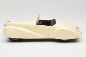 Delahaye Кабриолет Кремав Guiloy 1:18 68580 Метал — снимка 4 от 8