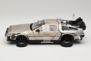 DeLorean DMC-12 Back to the Future Time Machine Sun Star 1:18 2710 Метал — снимка 3 от 6
