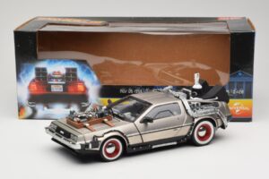 DeLorean DMC-12 Back to the Future Part III Sun Star 1:18 2712 Метал — снимка 8 от 8