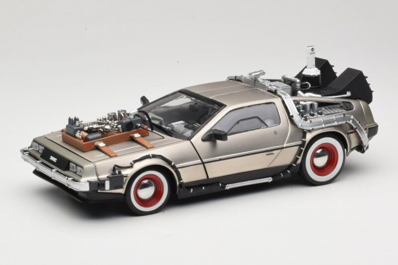 DeLorean DMC-12 Back to the Future Part III Sun Star 1:18 2712 Метал