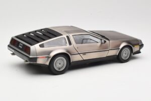 DeLorean DMC-12 LK Сребрист Sun Star 1:18 2701 Метал — снимка 3 от 8