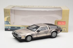 DeLorean DMC-12 LK Сребрист Sun Star 1:18 2701 Метал — снимка 8 от 8