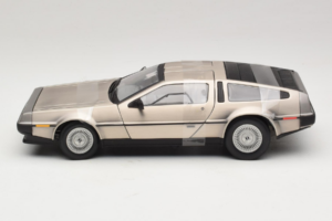 DeLorean DMC-12 Сребърен Sun Star 1:18 2703 Метал — снимка 3 от 6