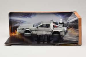 DeLorean DMC-12 Time Machine Back to the Future II Jada 1:24 253255021 Метал