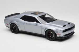 Dodge Challenger SRT Hellcat Redeye Сребрист GT Spirit 1:18 GT226 Смола — снимка 4 от 6