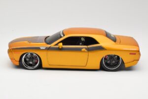 Dodge Challenger Concept Златен Maisto 1:18 31320 Метал — снимка 4 от 8