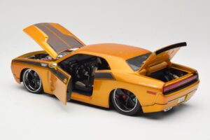 Dodge Challenger Concept Златен Maisto 1:18 31320 Метал — снимка 5 от 8
