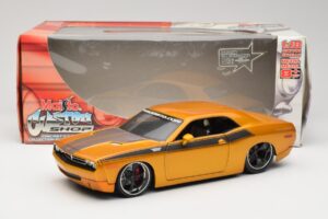 Dodge Challenger Concept Златен Maisto 1:18 31320 Метал — снимка 8 от 8
