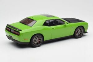 Dodge Challenger SRT Hellcat Зелен GT Spirit 1:18 GT168 Смола — снимка 2 от 6