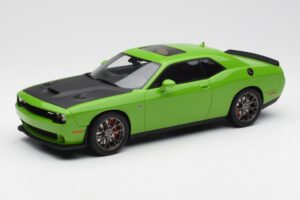Dodge Challenger SRT Hellcat Зелен GT Spirit 1:18 GT168 Смола