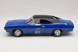 Dodge Charger Christine Филмов Автомобил Auto World 1:18 AWSS111/06 Метал — снимка 4 от 8