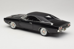 Dodge Charger R/T Steve McQueen Bullitt Movie Greenlight 1:18 12839 Метал — снимка 7 от 8