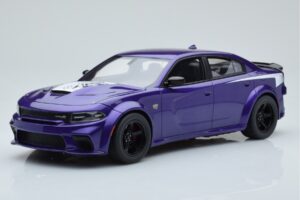 Dodge Charger Super Bee Лилав GT Spirit 1:18 GT895 Смола