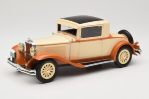 Dodge Eight DG Coupe Бежов BoS Models 1:18 BOS289 Смола