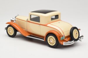 Dodge Eight DG Coupe Бежов BoS Models 1:18 BOS289 Смола — снимка 5 от 6