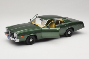 Dodge Monaco Зелен Hunter GreenLight 1:18 19045 Метал — снимка 2 от 8