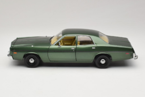 Dodge Monaco Зелен Hunter GreenLight 1:18 19045 Метал — снимка 4 от 8