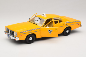 Dodge Monaco Taxi Rocky III GreenLight 1:18 19111 Метал — снимка 2 от 8