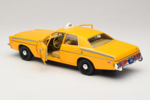 Dodge Monaco Taxi Rocky III GreenLight 1:18 19111 Метал — снимка 5 от 8