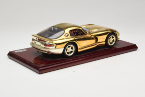 Dodge Viper GTS Gold Plated 23K Maisto 1:18 GP001 Метал — снимка 4 от 8