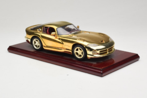 Dodge Viper GTS Gold Plated 23K Maisto 1:18 GP001 Метал — снимка 6 от 8