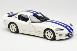 Dodge Viper GTS Stone White GT Spirit 1:18 GT940 Смола — снимка 4 от 6