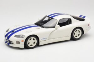 Dodge Viper GTS Stone White GT Spirit 1:18 GT940 Смола