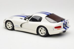 Dodge Viper GTS Stone White GT Spirit 1:18 GT940 Смола — снимка 5 от 6