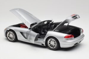 Dodge Viper SRT-10 Bright Сребрист Bburago 1:18 34908 Метал — снимка 5 от 8