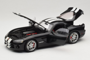 Dodge Viper SRT-10 Coupe Черен AUTOart 1:18 71712 Метал — снимка 2 от 8