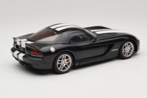 Dodge Viper SRT-10 Coupe Черен AUTOart 1:18 71712 Метал — снимка 3 от 8